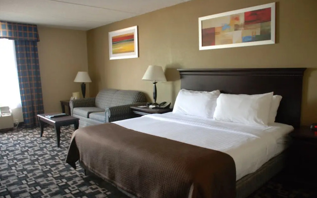 The Plaza Hotel & Suites Winona