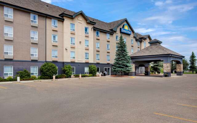 Days Inn by Wyndham Medicine Hat