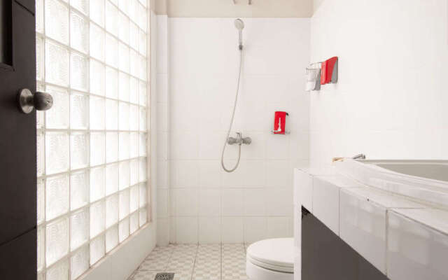 RedDoorz Plus @ Raya Legian