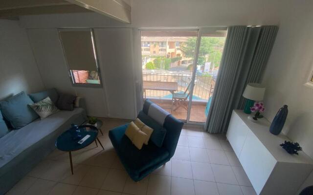 Golfe St Tropez Magique T2 duplex vue mer piscine, garage