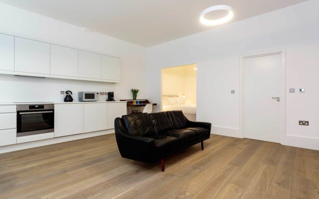 Contemporary Studio in Swiss Cottage