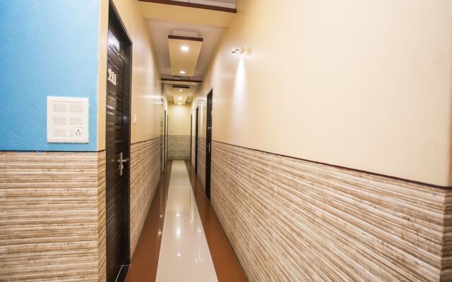 OYO 8759 Hotel Adore Palace