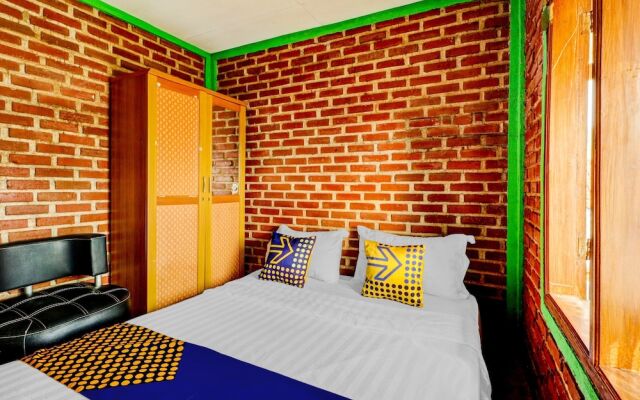 OYO Homes 90850 Cibeunying Eco Tourism Homestay Cibodas Maribaya 2