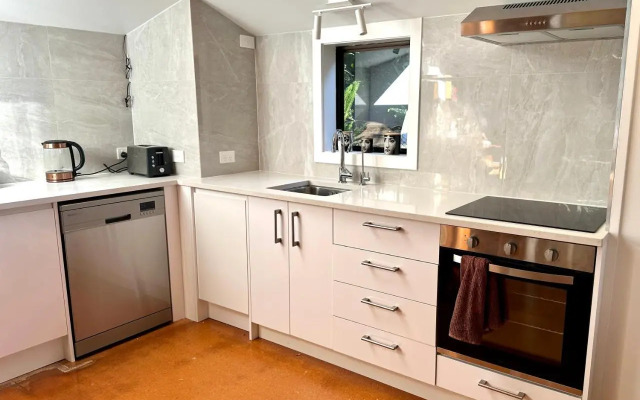 Bush Beach Delight - Onetangi Holiday Home