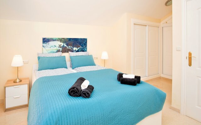 Spectacular views 2 Bed Duplex Penthouse JD31