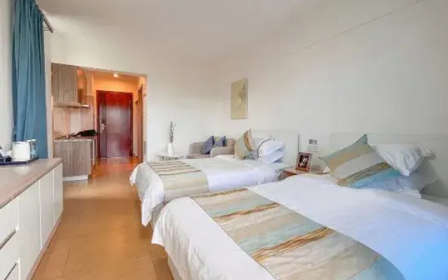 Fengyue Four Seasons Apartment Hotel (Yangjiang Hailing Island North Luowan Branch)