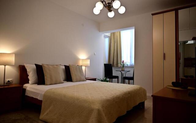 Studio apartment Snjezana