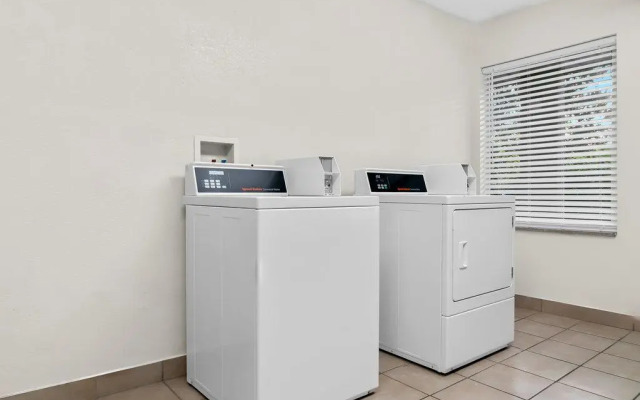 Red Roof Inn Auburn Hills