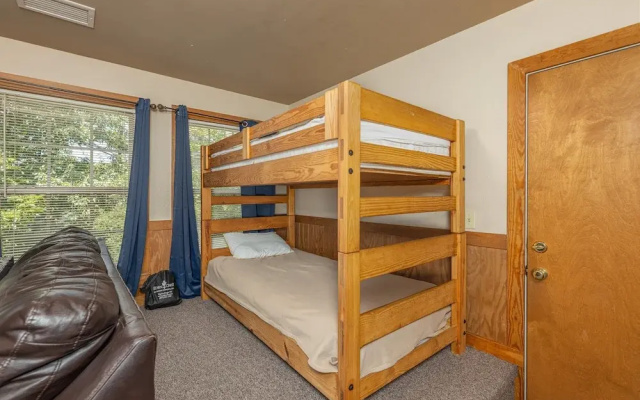 Magnolia Place 5 - Eight Bedroom Chalet