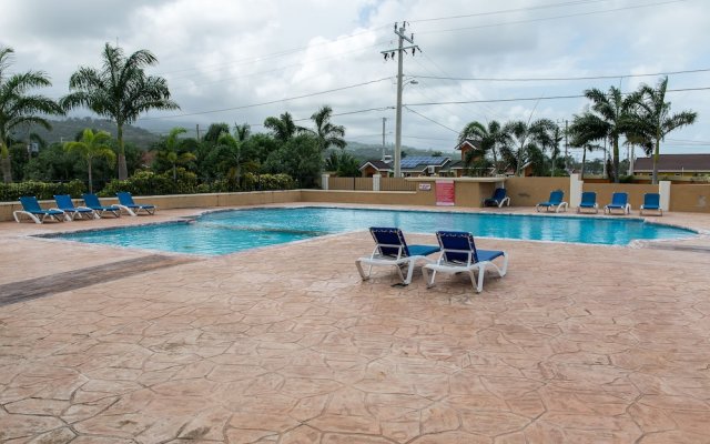 Ocho Rios Beach House at Dax Hall