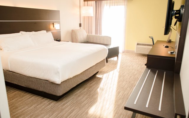 Holiday Inn Express & Suites Winona, an IHG Hotel