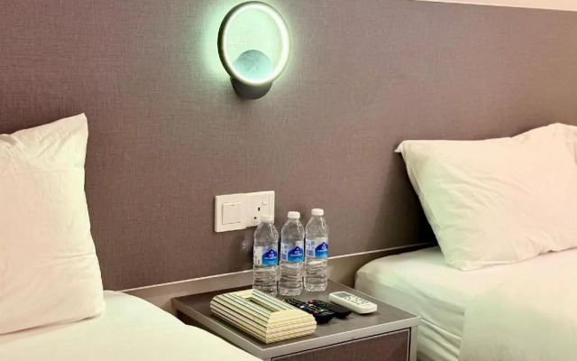 OYO 44043 First Garden Hotel