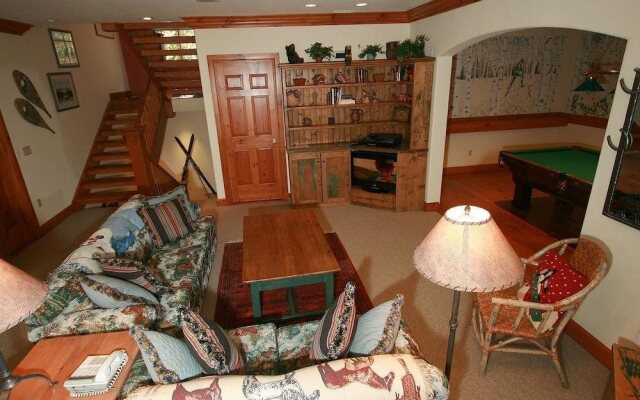 Townhome in Beaver Creek with Mountain View by RedAwning