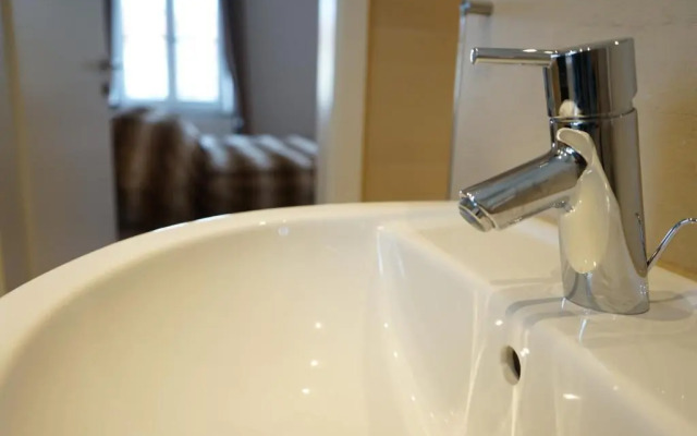 Mara Restaurant & Hotel