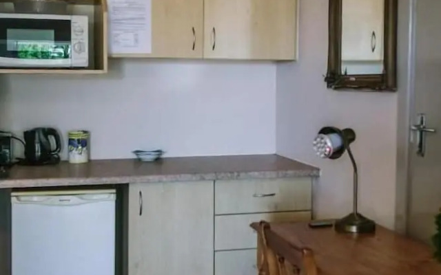 Parrot Peek B&B