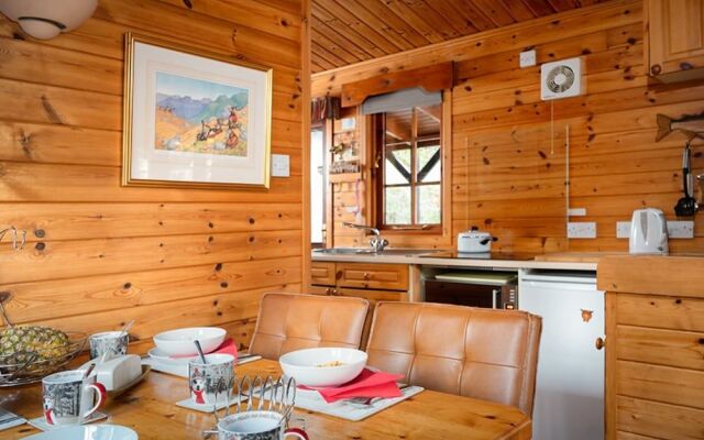 Twa Hoots Lodge