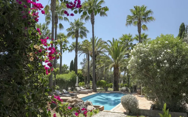 Villa Oasis by Cadenzalux