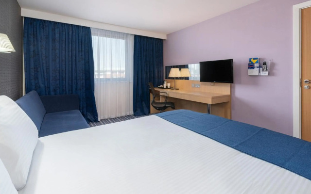 Holiday Inn Express Leigh - Sports Village by IHG