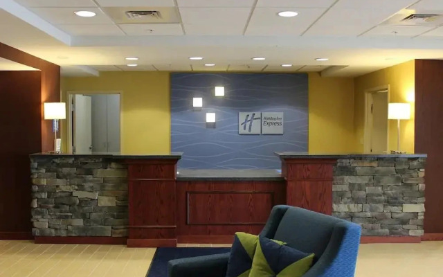 Holiday Inn Express & Suites Milford