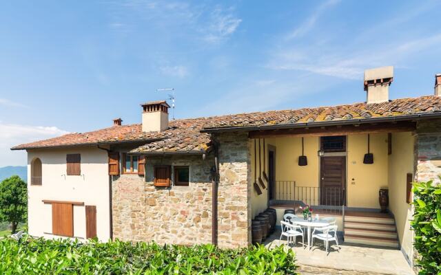 Attractive Apartment on Estate With Vineyards and Olive Grove, Near Florence