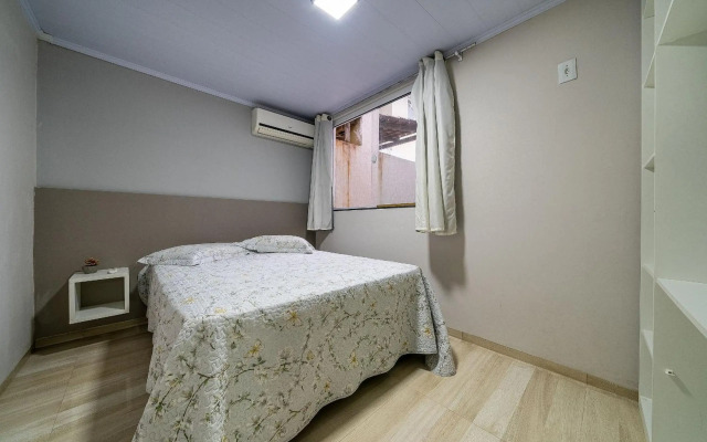 027 - Lindo Residencial com Piscina e Jacuzzi em Bombas