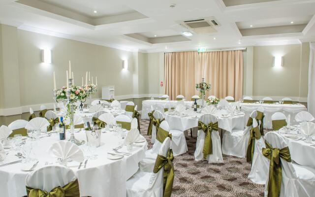 Holiday Inn Cardiff - North M4