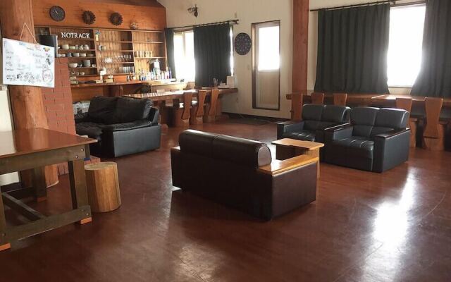 No Track - Hostel