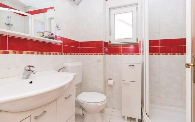 Nice Home in Zadar With Wifi and 2 Bedrooms