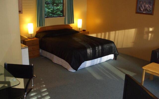 Glenalvon Lodge Motel