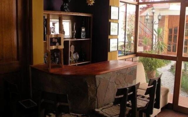Villa Betty Hostal B&B