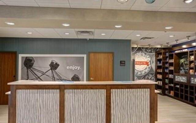 Hampton Inn & Suites Tampa Busch Gardens Area