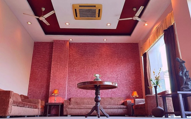 Park Square Hotel And Banquet