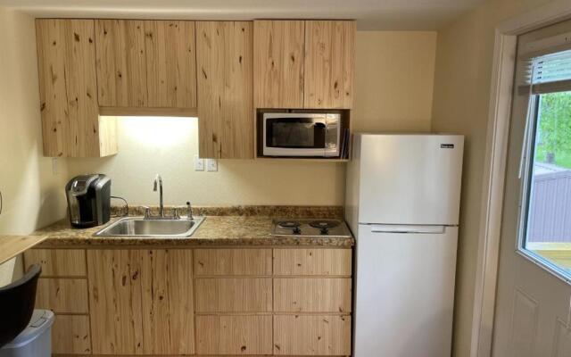 Loft , boat dock, 2 bedrooms , pet friendly