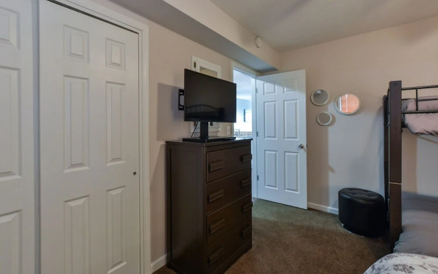 Branson Treehouse Retreat 2 Bedroom Condo