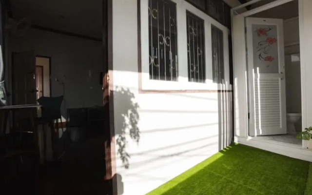 2B Cozy Hostel