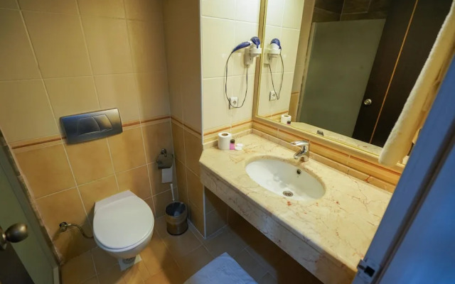 Halıcı Termal Otel