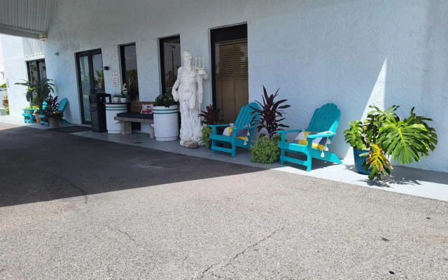 Beachside Hotel