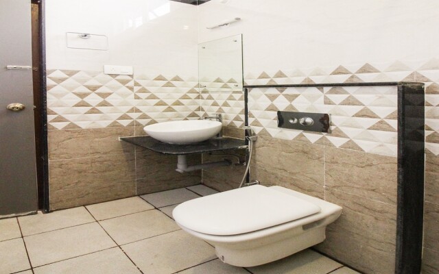 OYO 15136 Nisarga Lodge