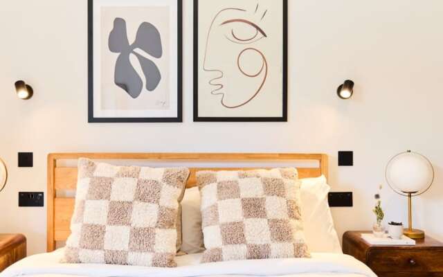The Brondesbury Hideout - Breathtaking 1bdr Flat With Terrace Parking
