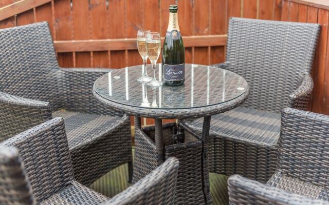 Birch 14 With Hot Tub, Newton Stewart