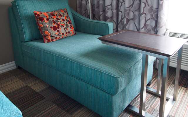 Hampton Inn & Suites Moore