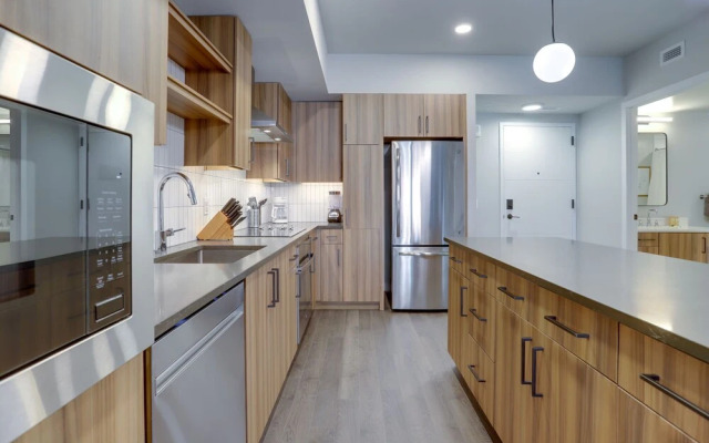 Gorgeous 1Br at Clarendon With Gym