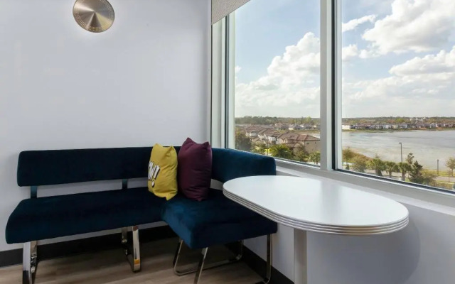 Aloft Orlando Lake Buena Vista