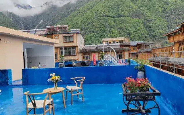 Wenruoyijia Hotel (Hailuogou Branch)