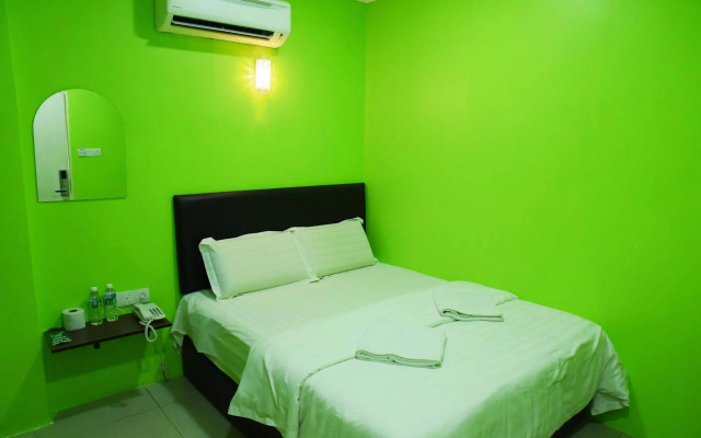 Royale City Hotel