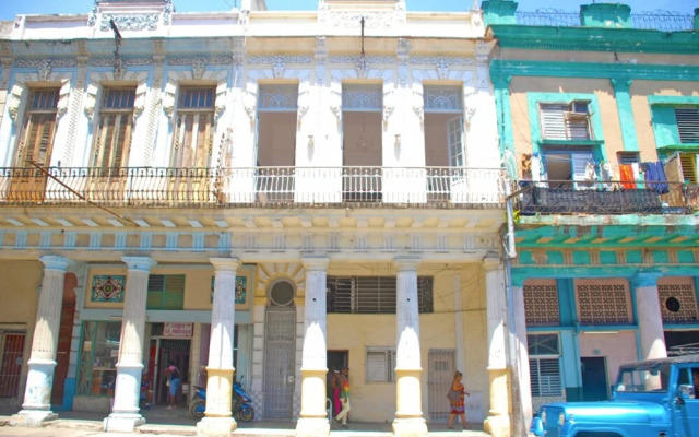 Kenia Colonial House
