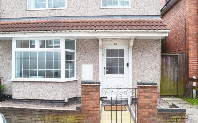 No 40, 5 beds, sleeps 7