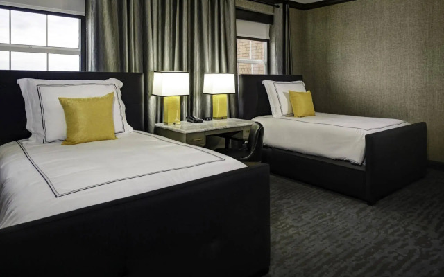 The Admiral, Downtown Historic District