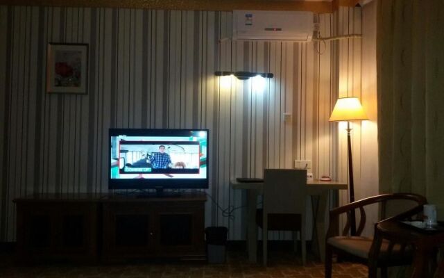 Super 8 Hotel - Guangzhou Baiyun Airport Renhe Station Inn