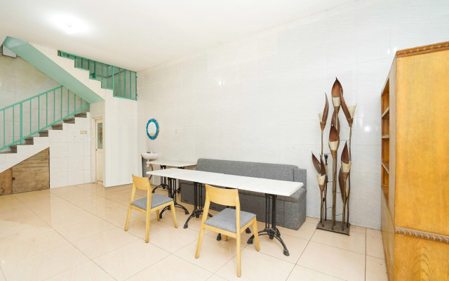 OYO 425 Mojokerto Guesthouse